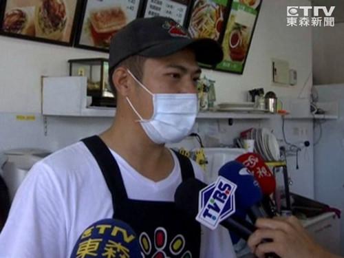 老板表示，妻子的主治醫(yī)師也說過，確實有“驚嚇導致流產(chǎn)”的案例。