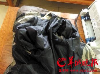 年邁體弱，一些老人家中衣物多年未洗，又舊又破