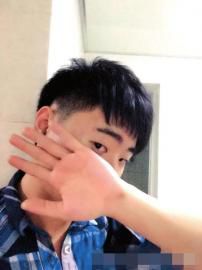 事發(fā)前，小曾發(fā)出一張剛剛剪完短發(fā)的照片。