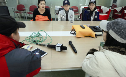 2014年12月23日，經(jīng)歷韓國整容失敗的靳魏坤、宓圓圓、陳怡麗在北京召開記者會，希望維權(quán)