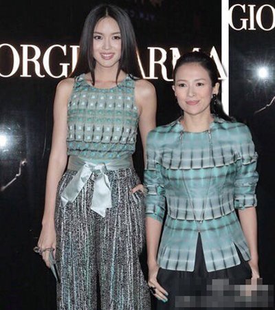 就算氣場絕對強大的貝嫂，跟張梓琳合影幾乎可以讓人忽視