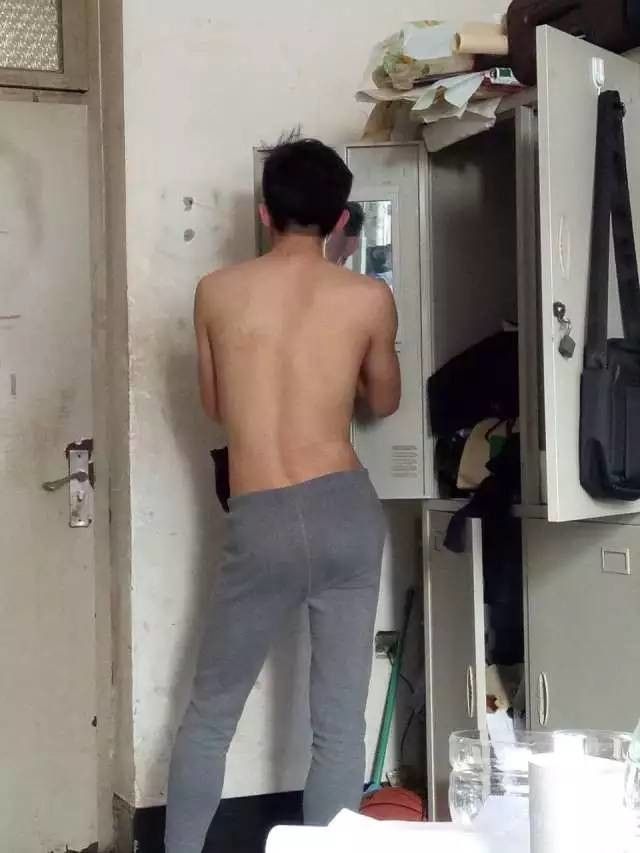 這個(gè)學(xué)校的男生宿舍火了！女同學(xué)都喊著要嫁