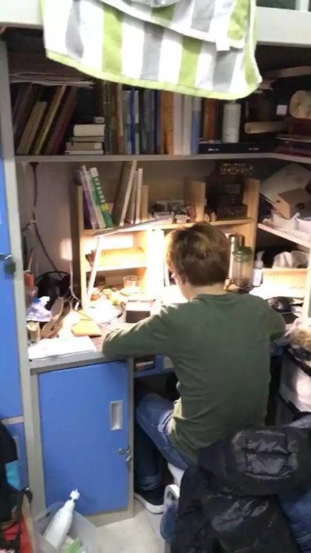 這個(gè)學(xué)校的男生宿舍火了！女同學(xué)都喊著要嫁