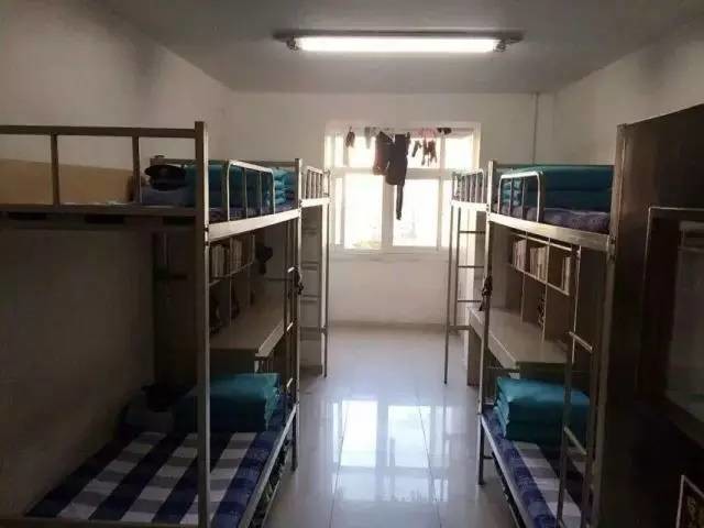 這個(gè)學(xué)校的男生宿舍火了！女同學(xué)都喊著要嫁