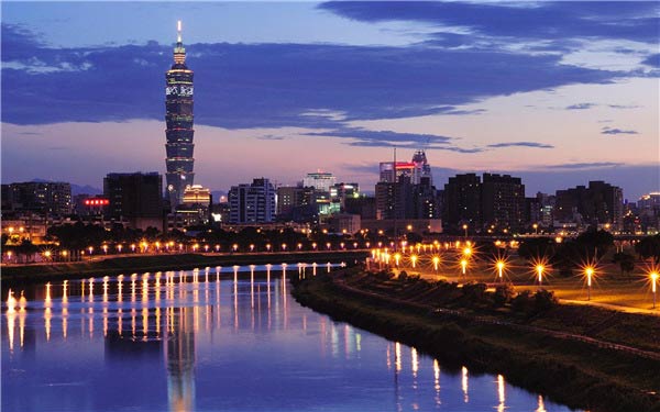 不要溫和地走進(jìn)那個良夜 因為夜太美！