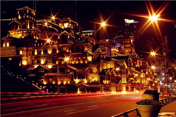 不要溫和地走進(jìn)那個良夜 因為夜太美！
