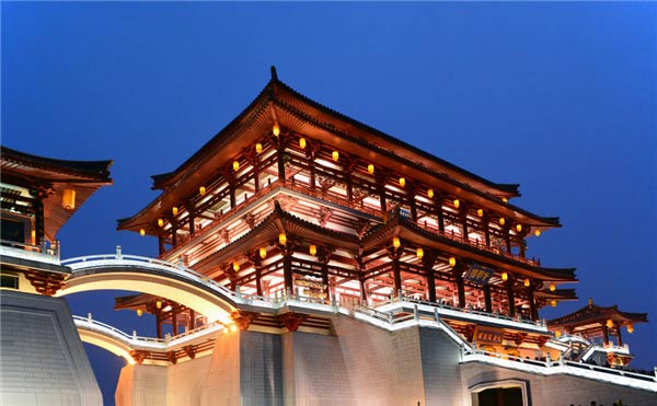 不要溫和地走進(jìn)那個良夜 因為夜太美！