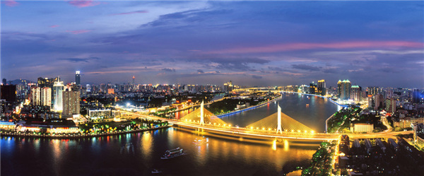 不要溫和地走進(jìn)那個良夜 因為夜太美！