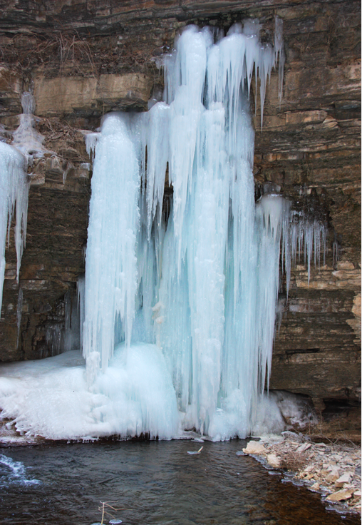 冬天來(lái)通天峽看冰掛吧!景區(qū)門(mén)票半價(jià)優(yōu)惠哦。