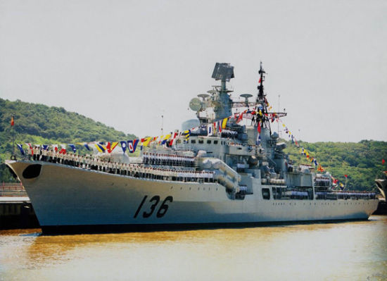 資料圖：東海艦隊(duì)的杭州號驅(qū)逐艦。