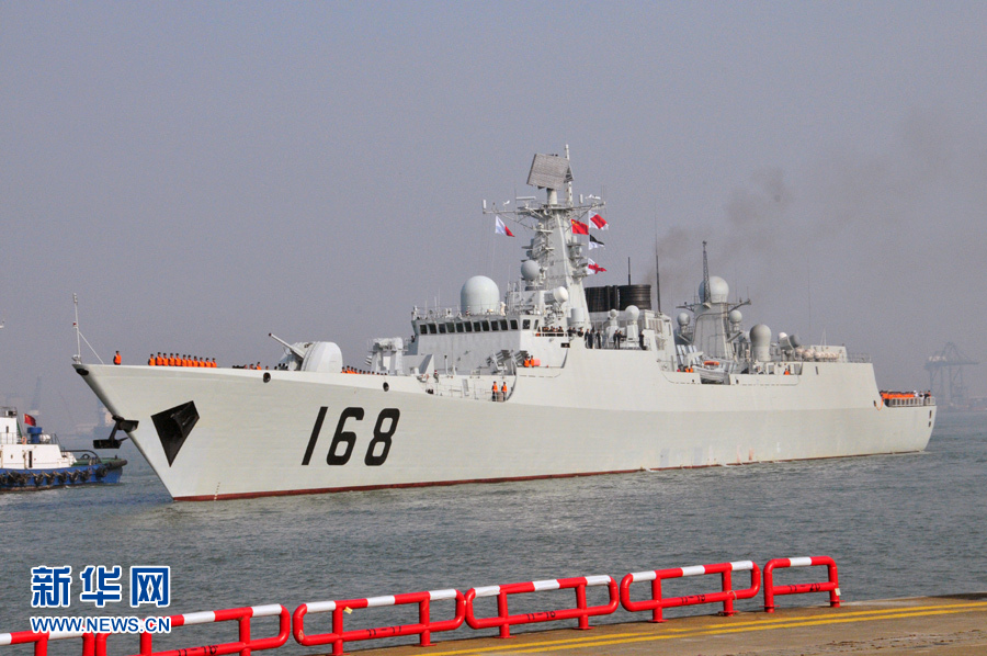 　25日15時(shí)，海軍南海艦隊(duì)“廣州”號(hào)驅(qū)逐艦駛?cè)霃V州南沙汽車碼頭