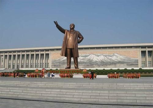 韓國稱或利用導(dǎo)彈對(duì)平壤等大城市的金日成、金正日銅像進(jìn)行精密打擊