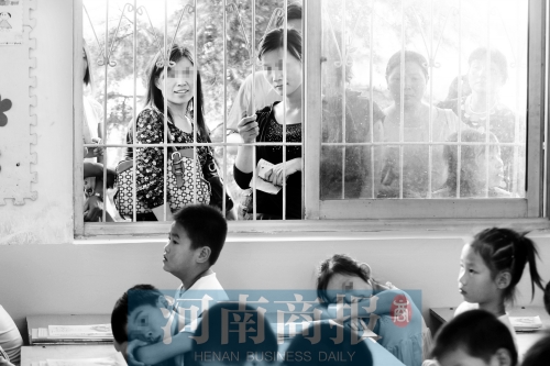 家長們都想讓孩子上個好學(xué)校、好班級，但也應(yīng)根據(jù)實際情況，選擇最合適的