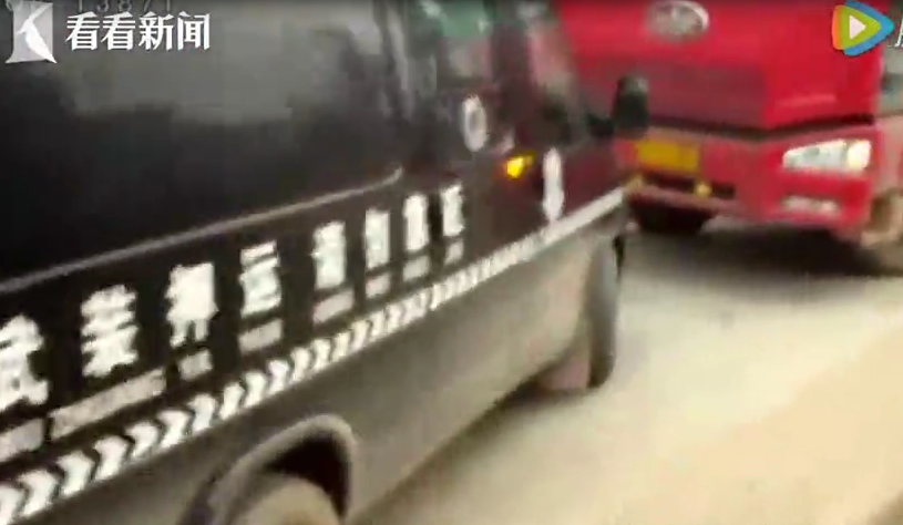 男子開(kāi)貨車(chē)酒駕逆行 一言不合竟想砸運(yùn)鈔車(chē)