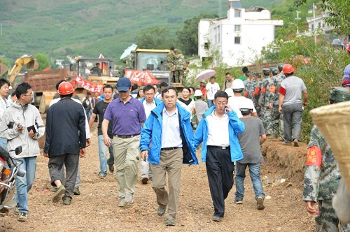 中國移動劉愛力副總裁現(xiàn)場組織 抗災保通信