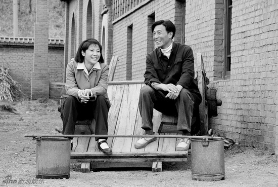 焦裕祿的妻子從縣委伙房借了小半桶水，焦裕祿說，這水是炊事員走四五里路擔(dān)來的，你這算剝削 《電視劇》焦