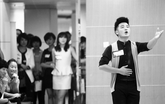 面試處，選手進(jìn)行才藝展示