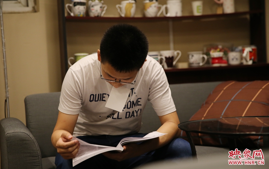 楊栗，22歲，某大學(xué)大三學(xué)生：喜歡這種看書的環(huán)境。