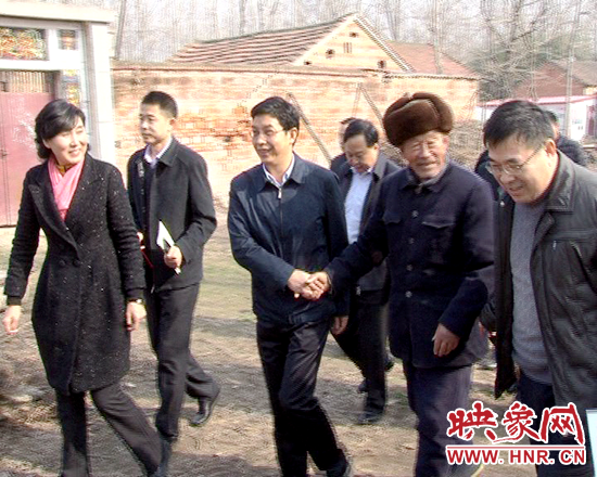 金冬江、李萬(wàn)順、吳文立一行赴正陽(yáng)縣慰問(wèn)