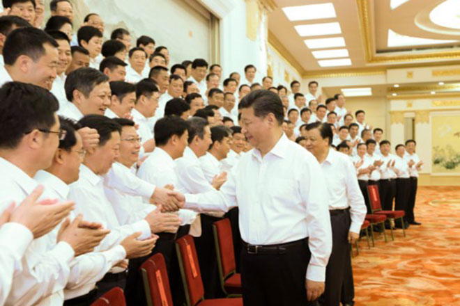 6月30日，黨和國(guó)家領(lǐng)導(dǎo)人習(xí)近平、劉云山等在北京人民大會(huì)堂會(huì)見(jiàn)全國(guó)優(yōu)秀縣委書(shū)記。